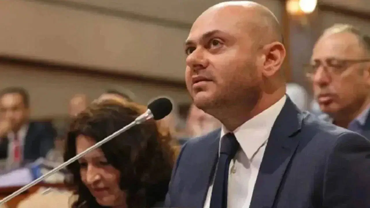 Son Dakika: İstanbul Büyükşehir Belediyesi Meclis Başkanvekili Gencay Özcan Gözaltına Alındı