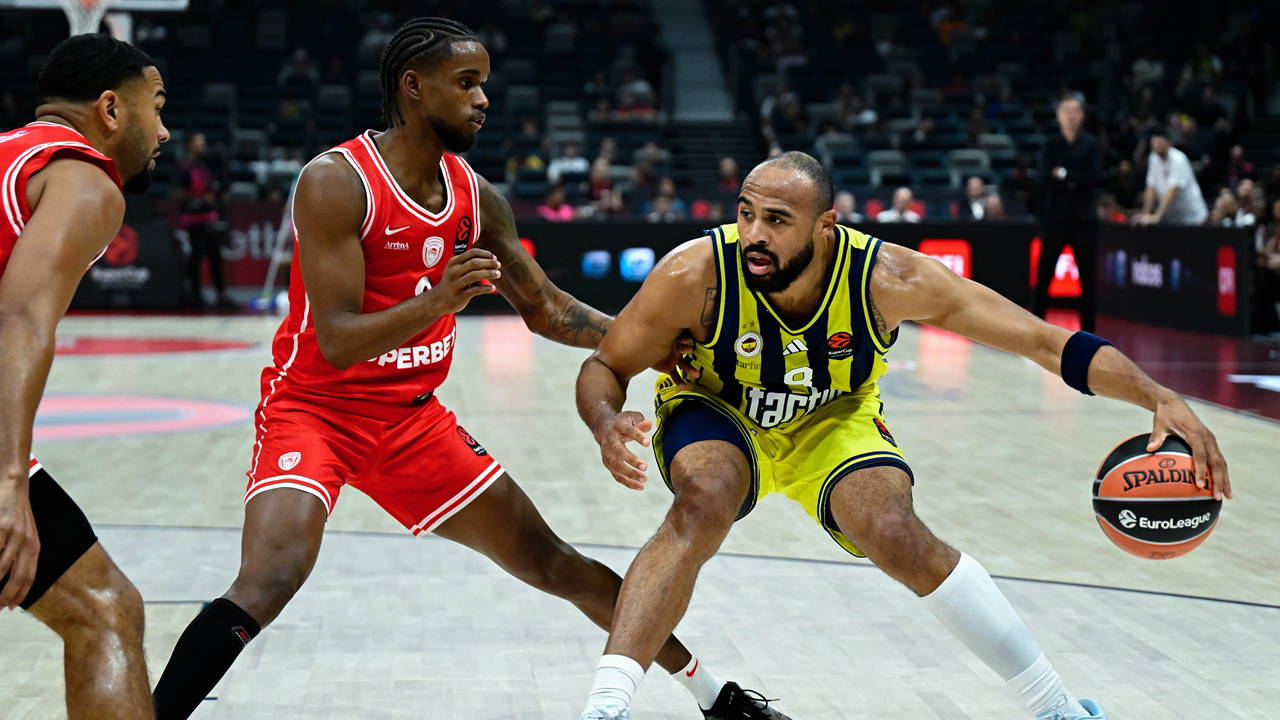 Fenerbahçe Tarfin, EuroLeague Süper Kupa Yarı Finalinde Olympiakos’a Kaybetti ve Üçüncülük Maçına Çıkacak