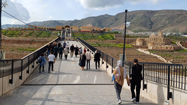 Hasankeyf bayramda ziyaretçilerin ilgi odağı oldu