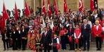 Bakan Tekin öğrencilerle Anıtkabir'i ziyaret etti