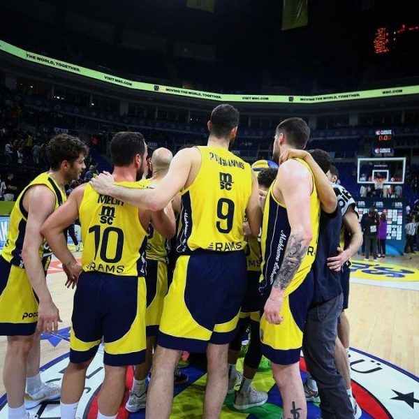 EuroLeague'de play-off eşleşmeleri belli oldu