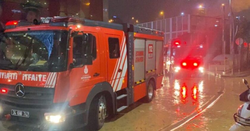 Usküdar’daki Alışveriş Merkezinde Ateş – Son Dakika Haberleri