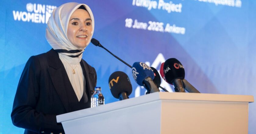 Bakan Göktaş: Şiddete maruz kalan her bireyin yalnız olmadığını duymak istiyoruz