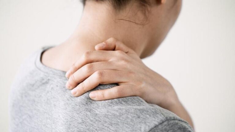 Gelişmiş Necknia'nın belirtileri nelerdir? Gelişmiş boynun fıtıklarını nasıl anlarım? Tedavi yöntemleri nelerdir?