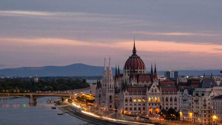 Macaristan'da ziyaret edilecek yerler: Budapeşte, Debrecan. Pecs … Macaristan'da nerede kalmalı? Ne, nerede yenir?