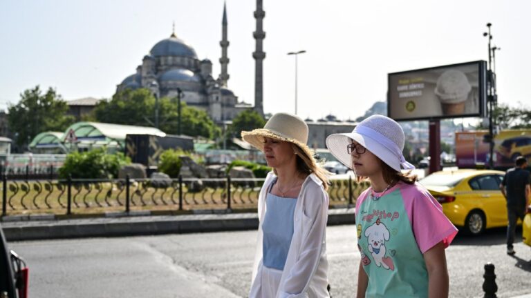 12 şehirde sıcaklıklar 40 derecenin üzerinde arttı