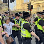 Londra'daki Filistin Eylemine Polis Müdahalesi: Yaklaşık 300 Kişi Tutuklandı – Haberler Dünya Haberleri