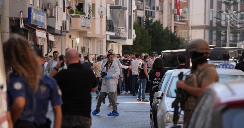 İzmir'deki polis karakoluna saldırı: 2 şehit
