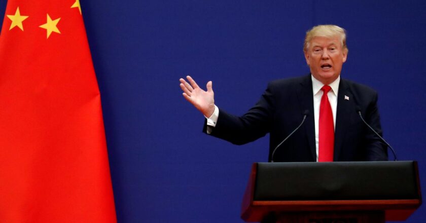 Trump, Çin'e yüzde 100 ek vergi uygulayacak