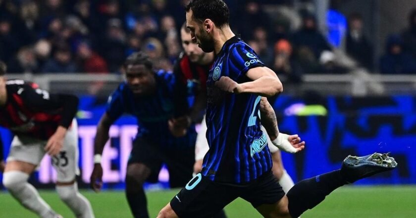 Son dakika spor haberleri | Hakan Çalhanoğlu penaltıyı kaçırdı, Inter derbide Milan'a yenildi