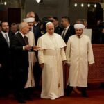 Papa’nın Türkiye Ziyareti Devam Ediyor: İlk Durağı Sultanahmet Camisi!