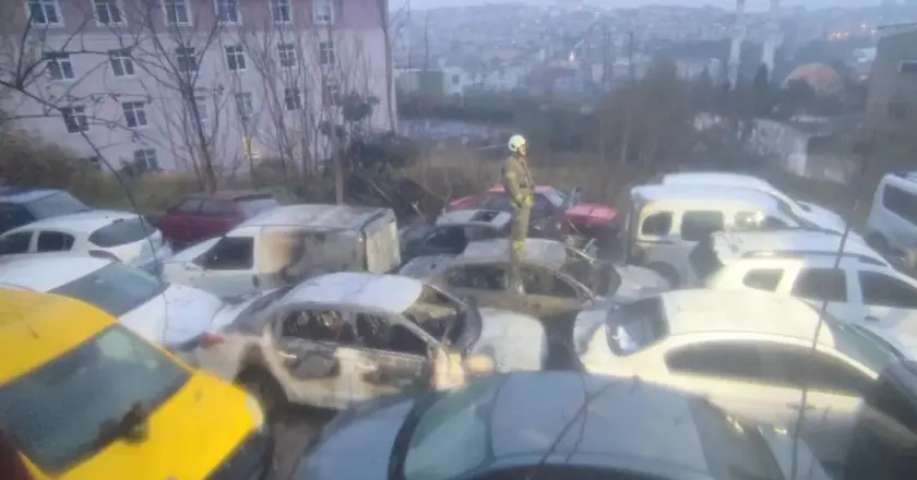 Gaziosmanpaşa’da otopark yangını: 14 araçta hasar oluştu